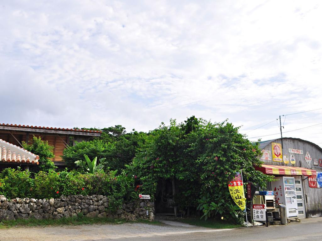 Nakijin No Yado Hibiscus Hotel Bagian luar foto