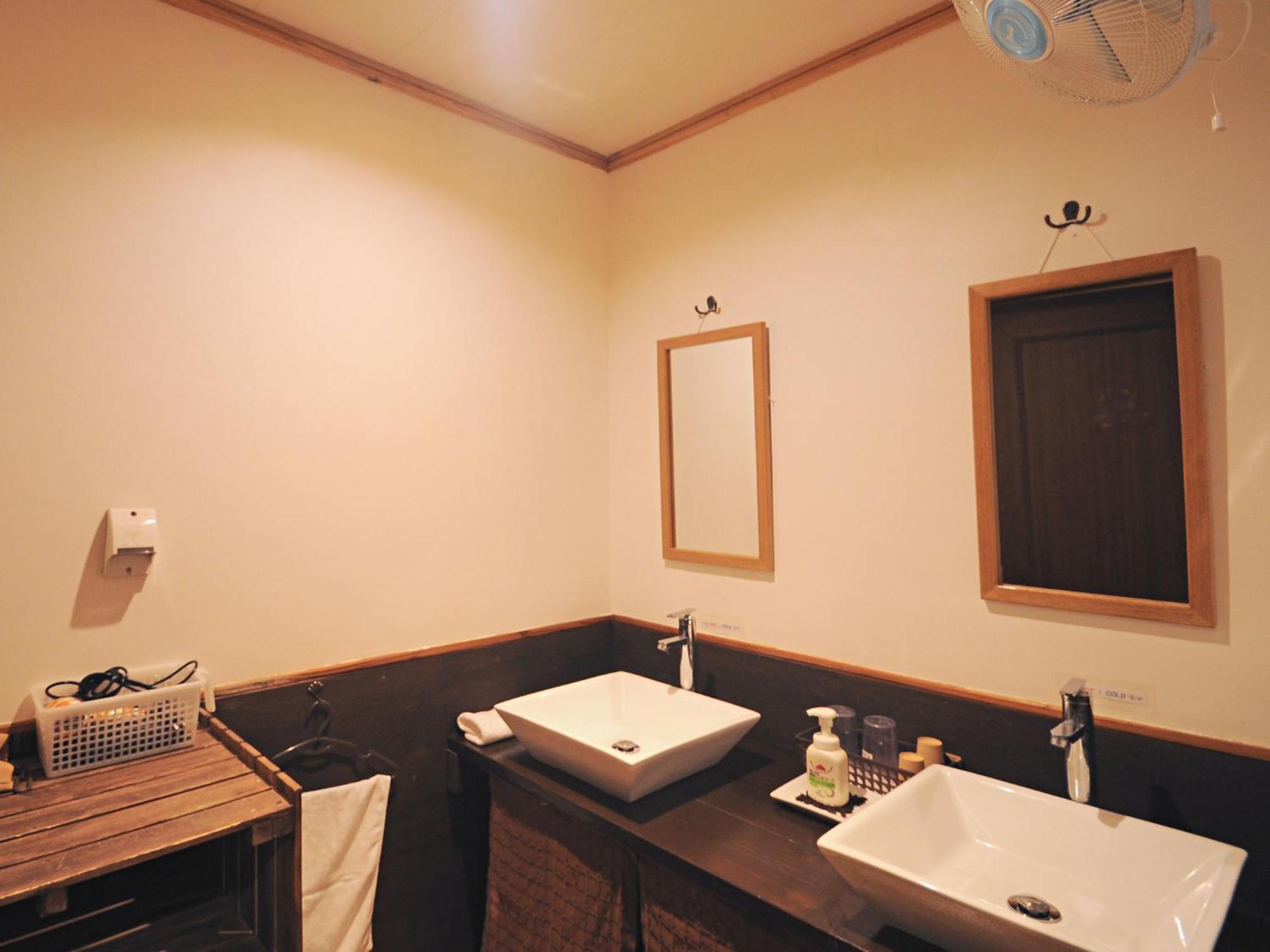 Nakijin No Yado Hibiscus Hotel Bagian luar foto