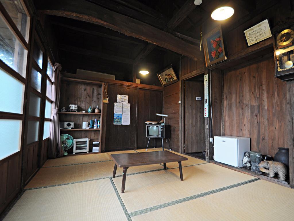 Nakijin No Yado Hibiscus Hotel Bagian luar foto